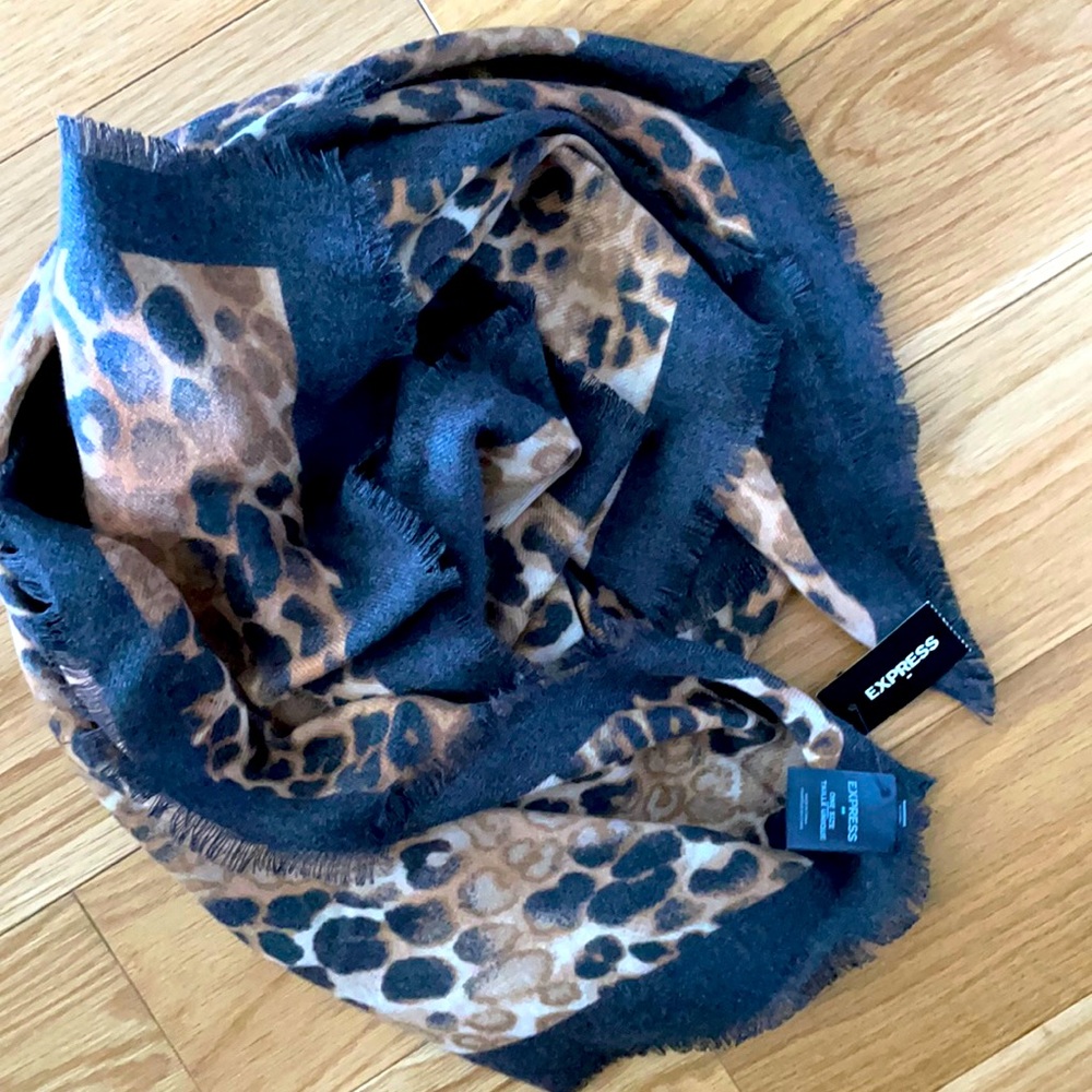 Leopard Express Scarf